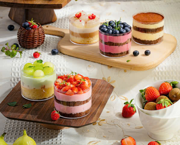 Assorted Mini Cake Set (6 Pieces)